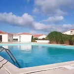 2 Bedroom Lovely In Sur Hébergement de vacances