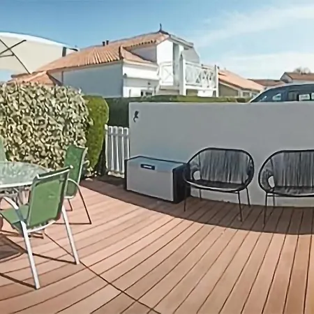 2 Bedroom Lovely In Sur Hébergement de vacances